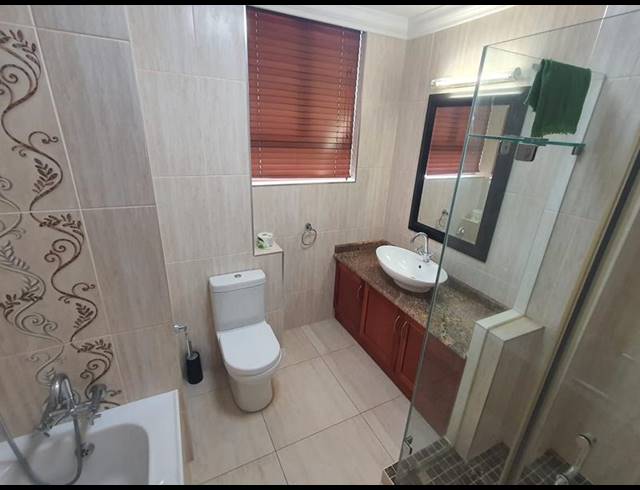 2 BEDROOM APARTMENT FOR SALE IN UMHLANGA CENTRAL